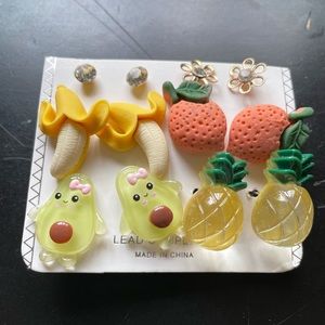 Brand new 6 pairs of small earrings